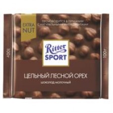 Шоколад Ritter Sport молочный с цельным лесным орехом, 100 г в магазинах Дикси