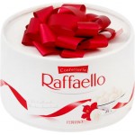 Конфеты RAFFAELLO с цельным миндальным орехом в кокосовой обсыпке, 100г