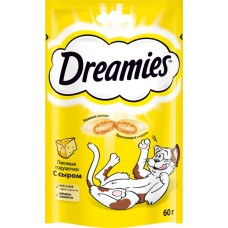 Лакомство для кошек DREAMIES Подушечки с сыром, 60г в магазинах Лента