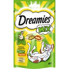 Лакомство для кошек DREAMIES Подушечки с мятой и курицей, 60г в магазинах Лента