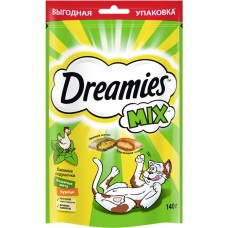 Лакомство для взрослых кошек DREAMIES с мятой и курицей, 140г в магазинах Лента