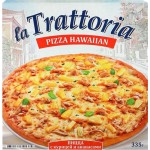 Пицца LA TRATTORIA Гавайская с курицей и ананасами, 335г Пицца LA TRATTORIA Гавайская с курицей и ананасами, 335г