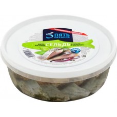 Сельдь слабосоленая 5 ОКЕАНОВ, филе-кусочки в масле с укропом, 500г в магазинах Лента