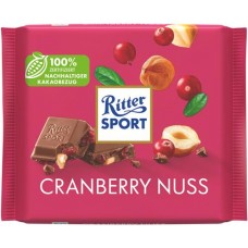 Шоколад молочный RITTER SPORT с кусочками клюквы и орехом лещины, 100г в магазинах Лента