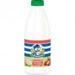 Коктейль кефирный Простоквашино с клубникой обезжиренный 900г