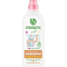 Кондиционер для белья Synergetic Миндальное молочко 1л в магазинах Магнит
