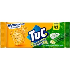 Крекер Tuc cо вкусом сметаны и лука 100г в магазинах Магнит
