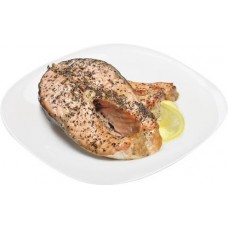 Стейк из лосося в маринаде изготовлен из мороженного сырья в магазинах Магнит