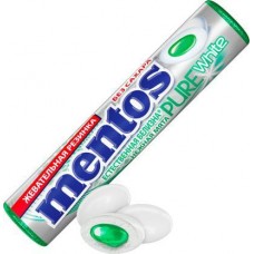 Драже Mentos Pure White жевательные со вкусом нежной мяты 16г в магазинах Магнит