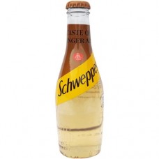 Напиток газированный Schweppes Ginger Ale со вкусом имбиря безалкогольный, 250мл в магазинах Перекресток