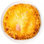 Лепешка сырная с ветчиной и зеленью Лепешка сырная с ветчиной и зеленью