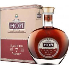 Коньяк Ной Классик 7-летний армянский 40% в подарочной упаковке, 700мл в магазинах Перекресток