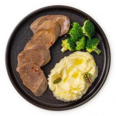 Блюдо для запекания Язык говяжий в азиатском соусе с картофельным пюре и брокколи Шеф Перекрёсток, 580г в магазинах Перекресток