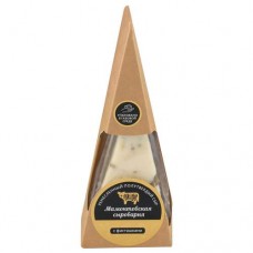 Сыр полутвёрдый Мамонтовская Сыроварня выдержанный из коровьего молока с фисташками 45%, 150г в магазинах Перекресток