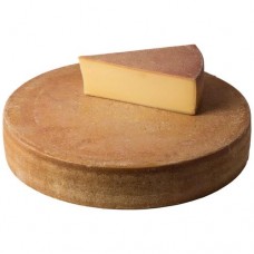 Сыр твёрдый Margot Fromages Hartkase Gohl 49% в магазинах Перекресток