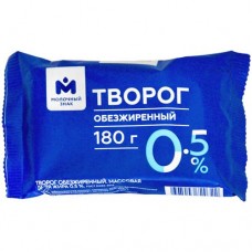 Творог обезжиренный 0.5% Молочный Знак, 180г в магазинах Перекресток