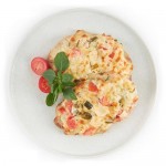 Курица с сыром и огурцом запеченная